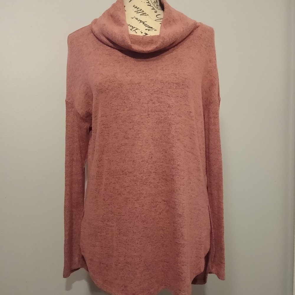 Liverwear Womens Long Sleeve Sweatershirts